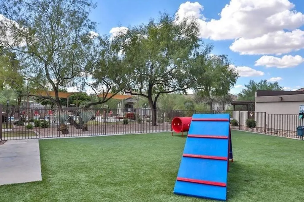 Apartment Luxury Vacation Rentals By Meridian Condoresorts Scottsdale