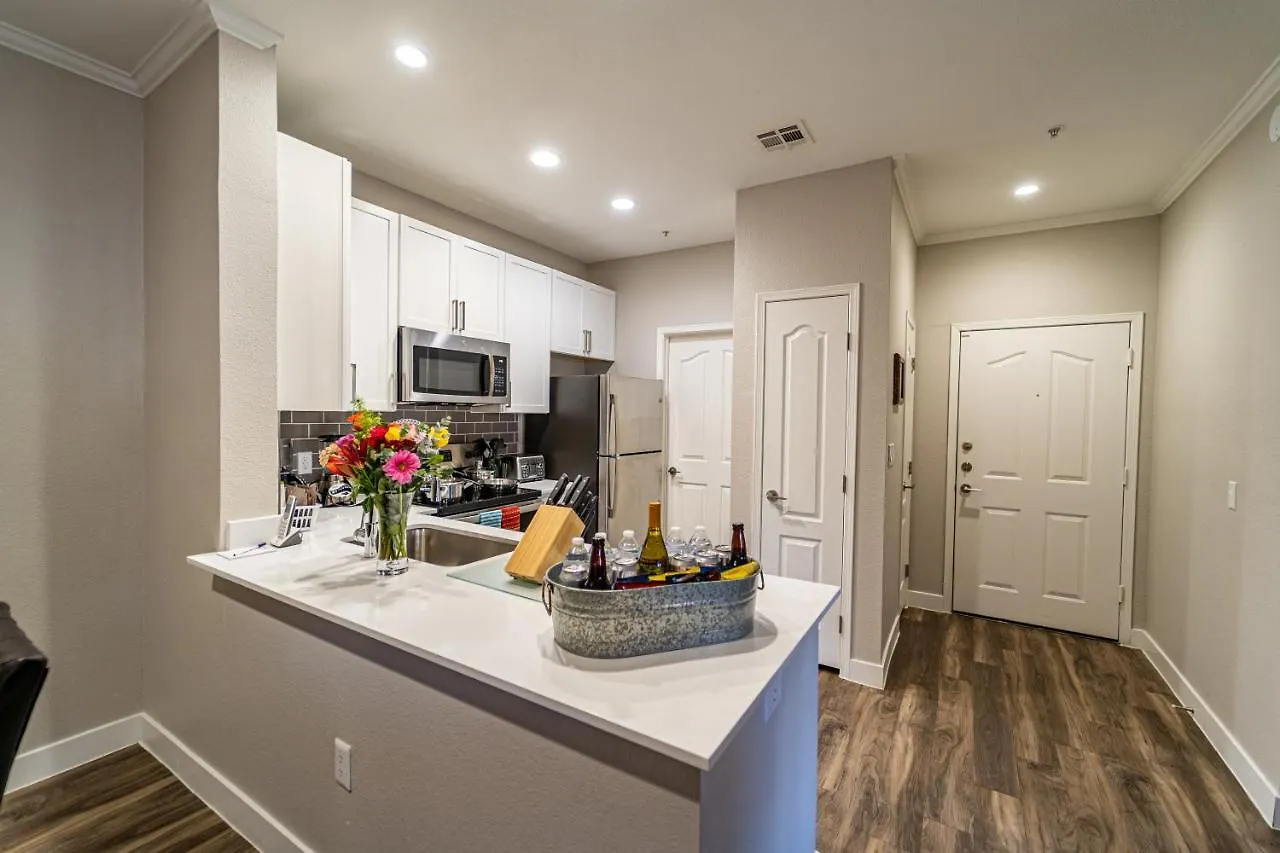 Luxury Vacation Rentals By Meridian Condoresorts Scottsdale Apartment